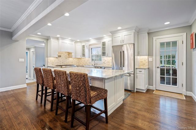 172 Burtis Lane, Syosset, NY 11791