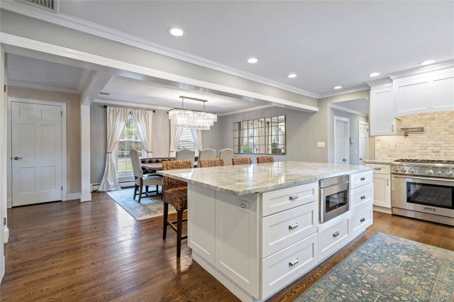 172 Burtis Lane, Syosset, NY 11791