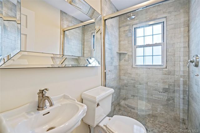 172 Burtis Lane, Syosset, NY 11791