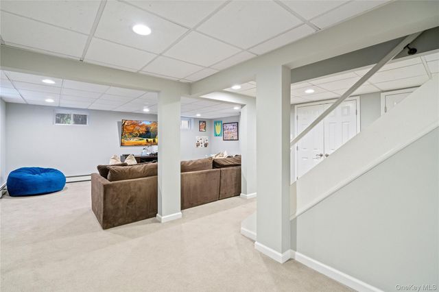 172 Burtis Lane, Syosset, NY 11791