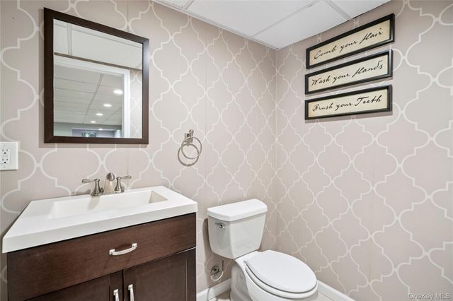 172 Burtis Lane, Syosset, NY 11791