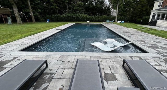 172 Burtis Lane, Syosset, NY 11791