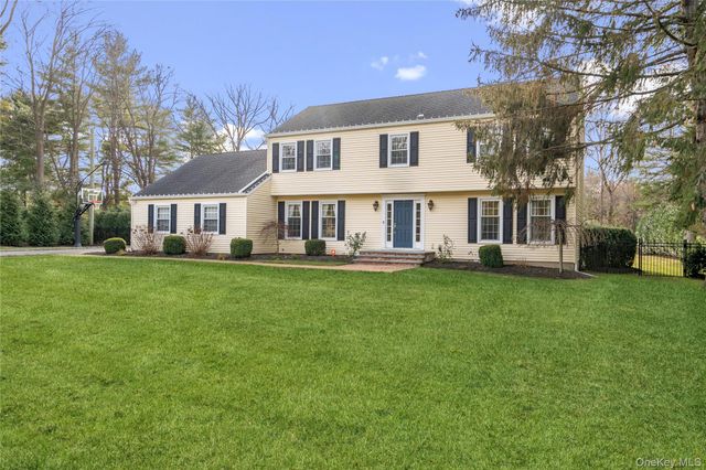 172 Burtis Lane, Syosset, NY 11791