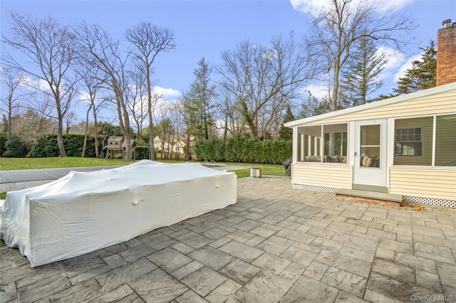 172 Burtis Lane, Syosset, NY 11791