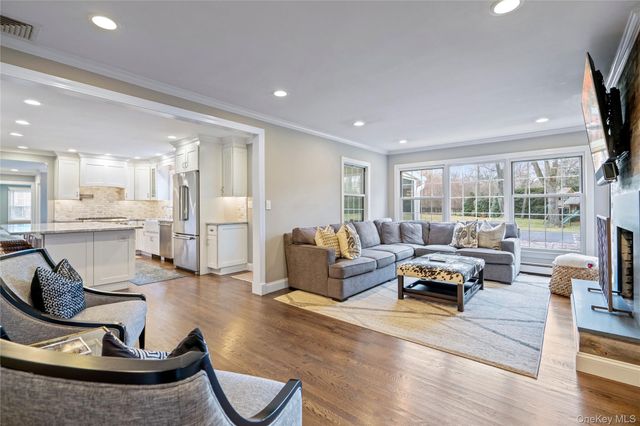 172 Burtis Lane, Syosset, NY 11791