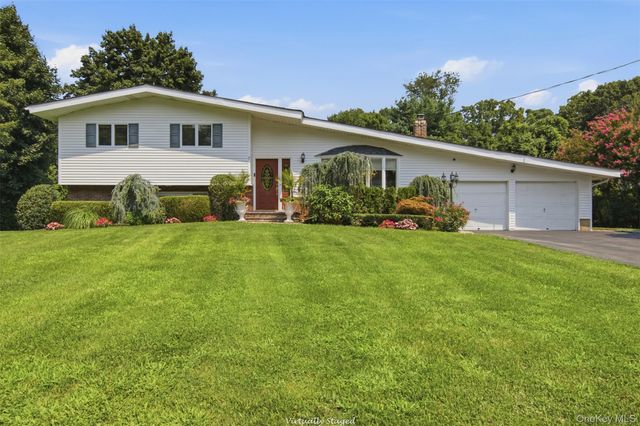 7 Laurie Place, Glen Cove, NY 11542