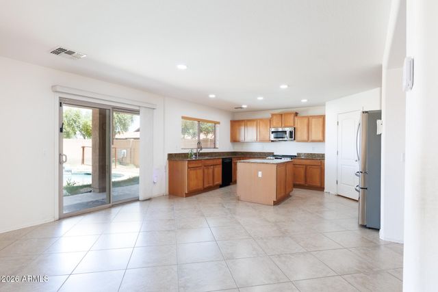 940 W ELIZABETH Way, Coolidge, AZ 85128