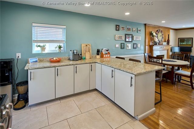 1555 Summit Drive, Charleston, WV 25302