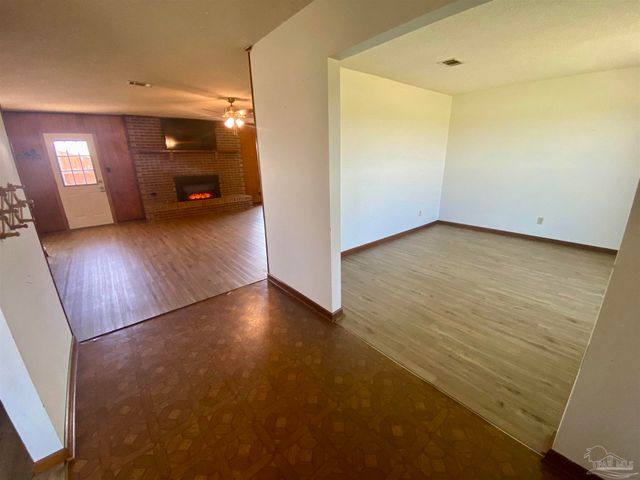 2529 Chance Rd, Molino, FL 32577