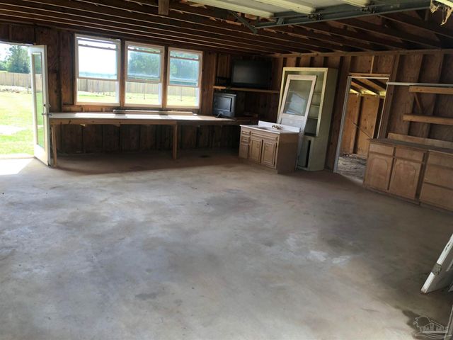 2529 Chance Rd, Molino, FL 32577