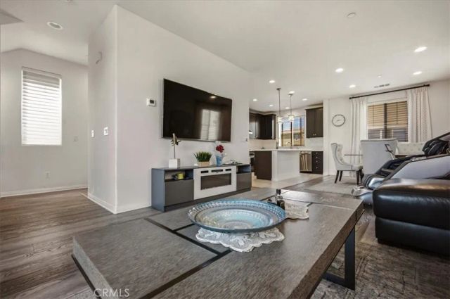 786 Plum 108, Pomona, CA 91767