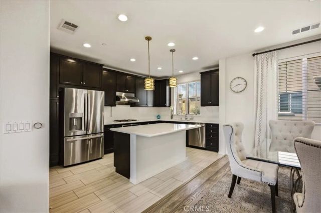 786 Plum 108, Pomona, CA 91767