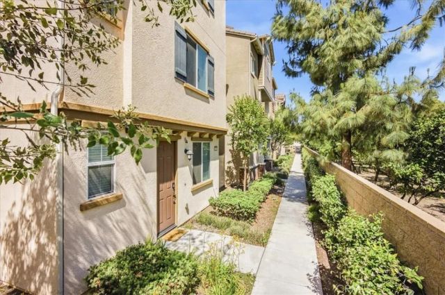 786 Plum 108, Pomona, CA 91767