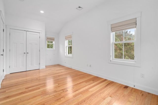 17 Vernon St 17, Newton, MA 02458