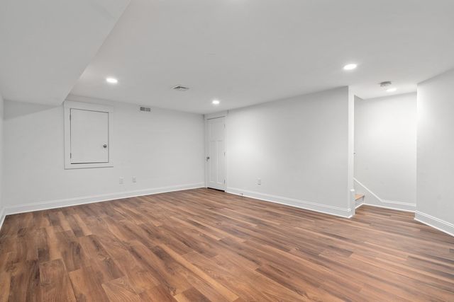 17 Vernon St 17, Newton, MA 02458