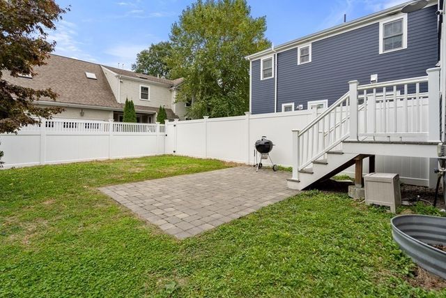 17 Vernon St 17, Newton, MA 02458