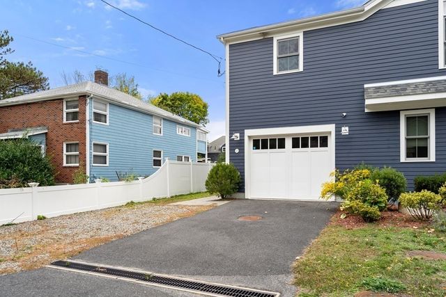17 Vernon St 17, Newton, MA 02458