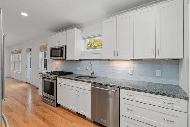 17 Vernon St 17, Newton, MA 02458