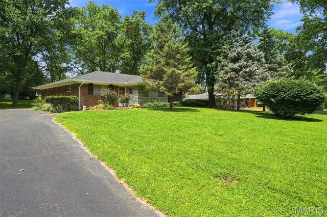 1329 Coburg Lands Drive, Bellefontaine Nghbrs, MO 63137