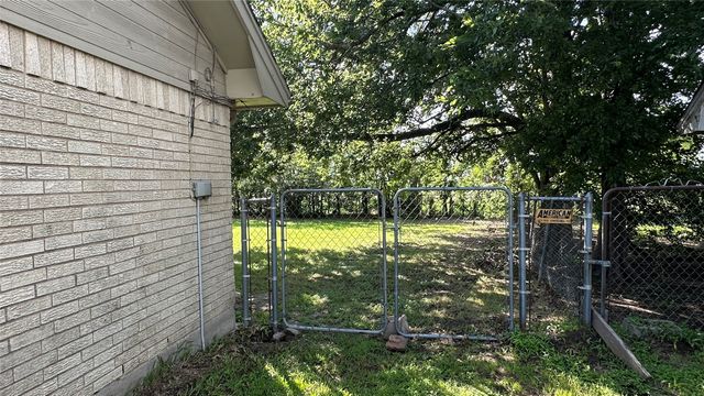 806 Crestline Drive, Mexia, TX 76667