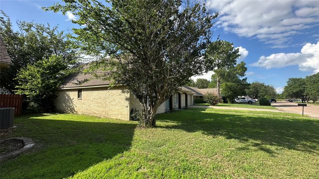 806 Crestline Drive, Mexia, TX 76667
