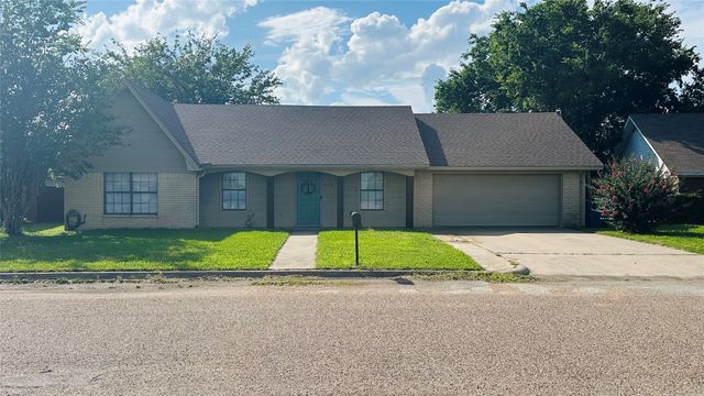 806 Crestline Drive, Mexia, TX 76667