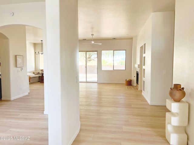 13940 N Bentwater Drive, Oro Valley, AZ 85755