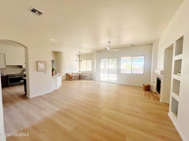 13940 N Bentwater Drive, Oro Valley, AZ 85755