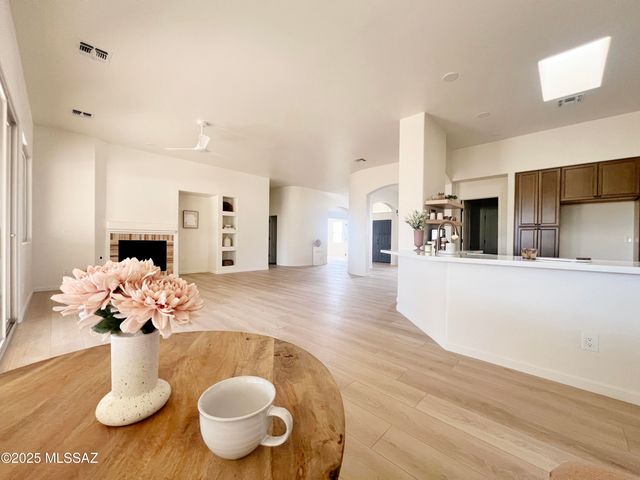 13940 N Bentwater Drive, Oro Valley, AZ 85755