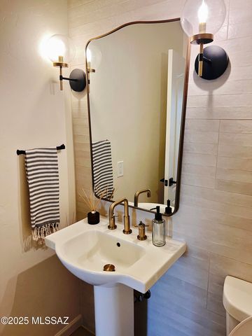 13940 N Bentwater Drive, Oro Valley, AZ 85755