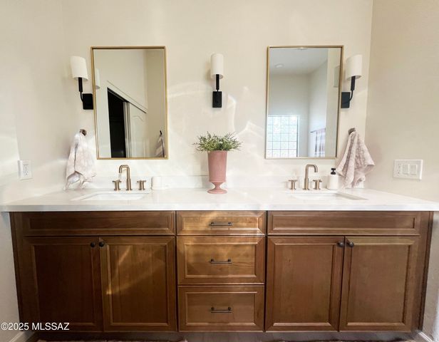 13940 N Bentwater Drive, Oro Valley, AZ 85755