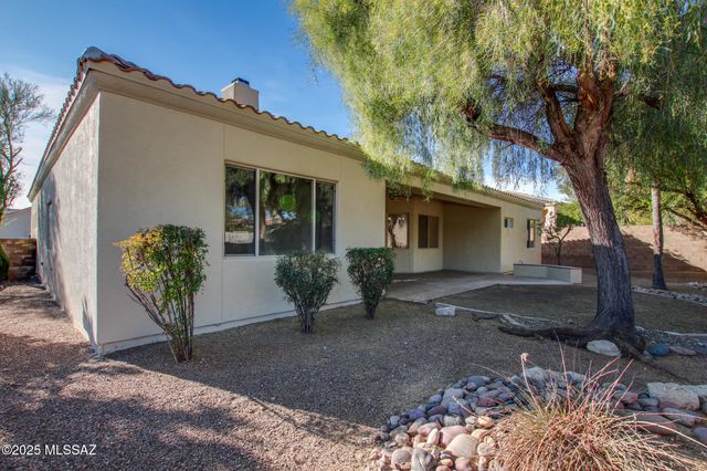 13940 N Bentwater Drive, Oro Valley, AZ 85755