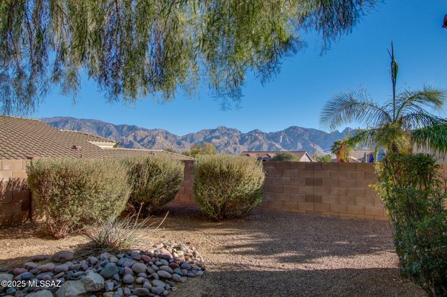 13940 N Bentwater Drive, Oro Valley, AZ 85755