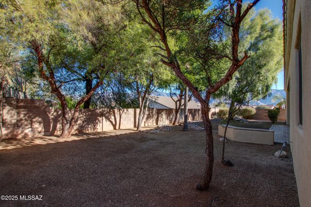 13940 N Bentwater Drive, Oro Valley, AZ 85755