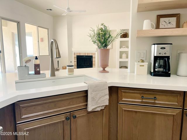 13940 N Bentwater Drive, Oro Valley, AZ 85755
