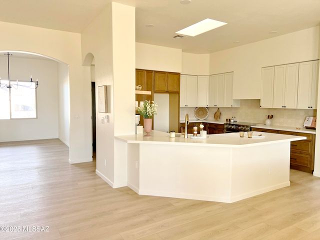 13940 N Bentwater Drive, Oro Valley, AZ 85755