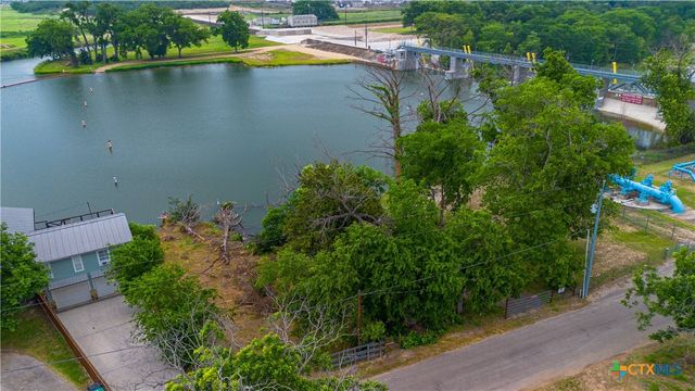 829 Lakeside Pass, New Braunfels, TX 78130