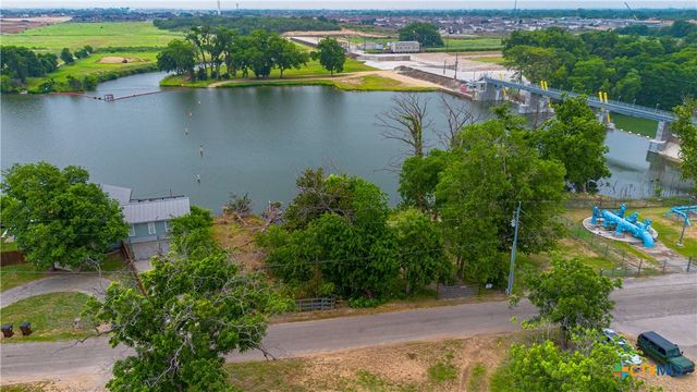 829 Lakeside Pass, New Braunfels, TX 78130