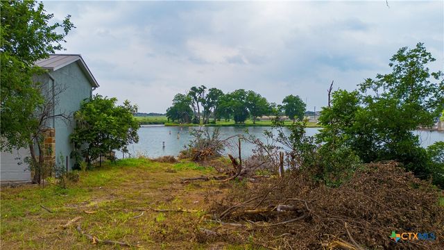 829 Lakeside Pass, New Braunfels, TX 78130