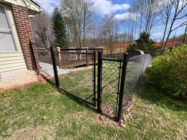 400 Woodland CIR, Lynchburg, VA 24502