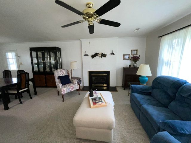 400 Woodland CIR, Lynchburg, VA 24502