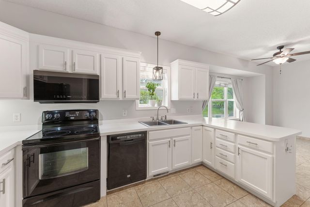 29 River Bend Place, Chaska, MN 55318