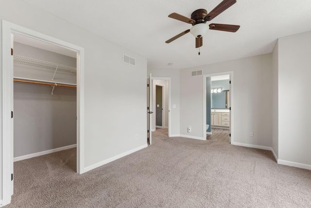 29 River Bend Place, Chaska, MN 55318