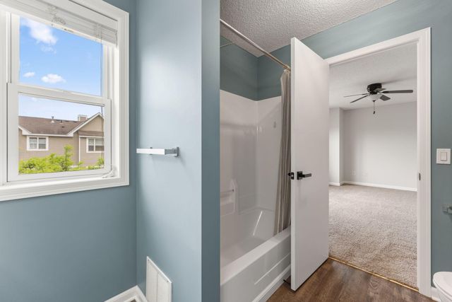 29 River Bend Place, Chaska, MN 55318