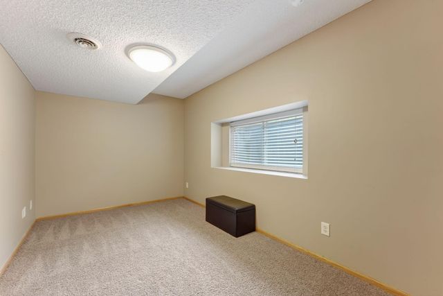 29 River Bend Place, Chaska, MN 55318