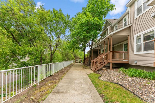 29 River Bend Place, Chaska, MN 55318