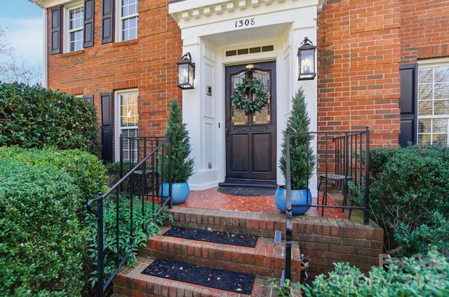 1308 Dumbarton Road, Gastonia, NC 28054