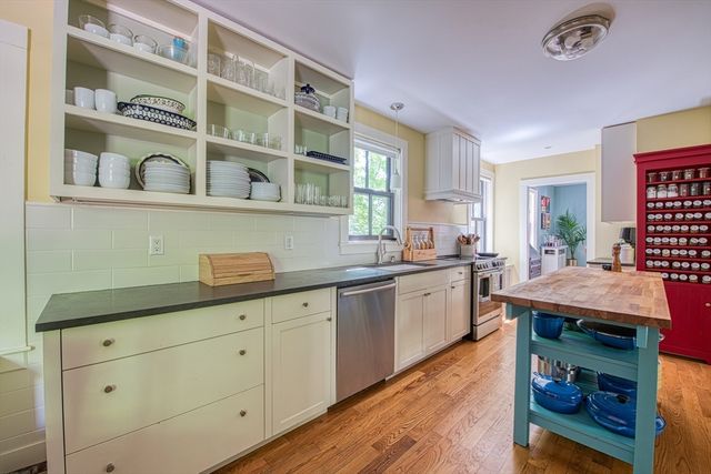7 Oakland Ave., Easton, MA 02334