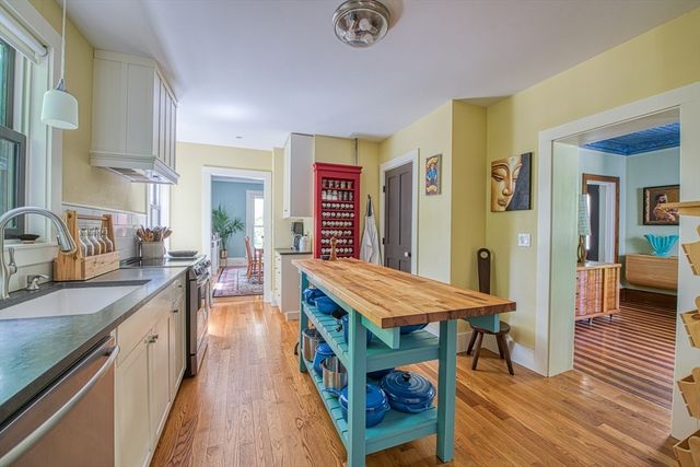 7 Oakland Ave., Easton, MA 02334