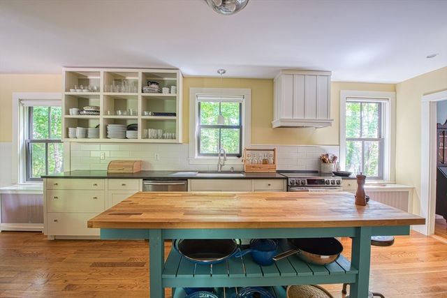 7 Oakland Ave., Easton, MA 02334